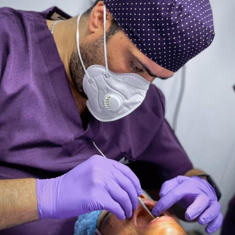 فحص المرضى 768x767