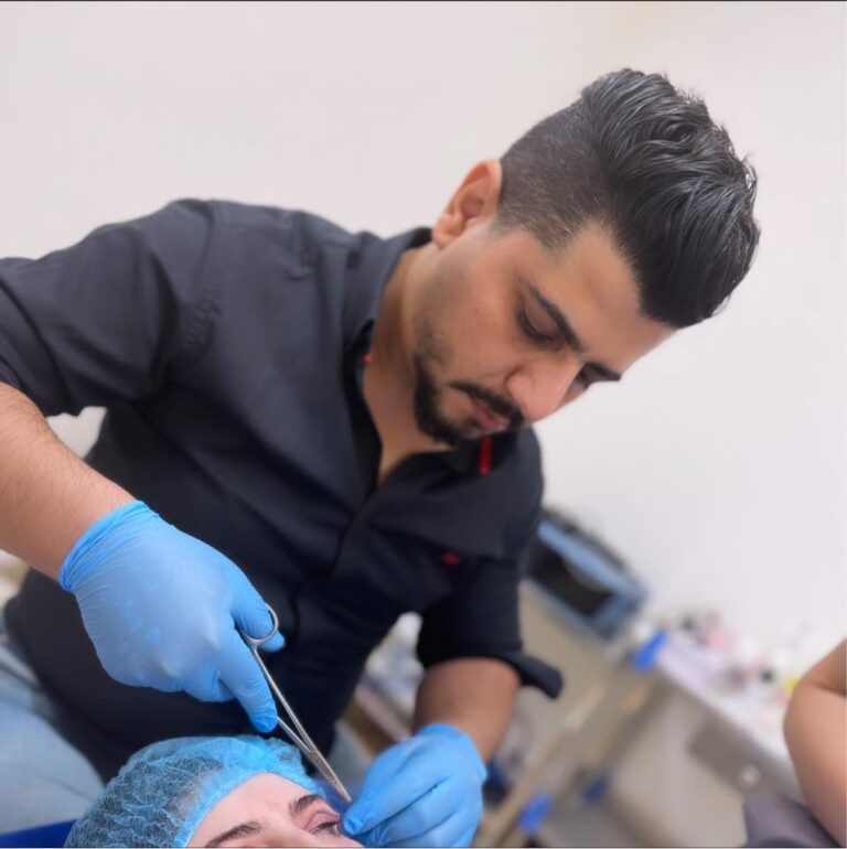 مع المرضى 768x770